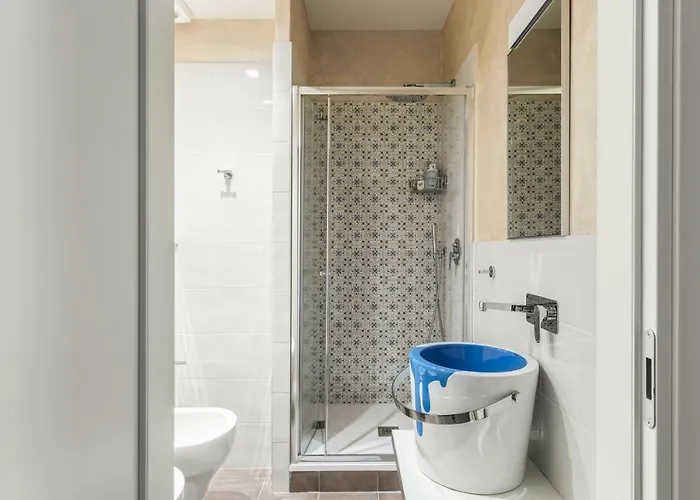 Bellevue Apartment *