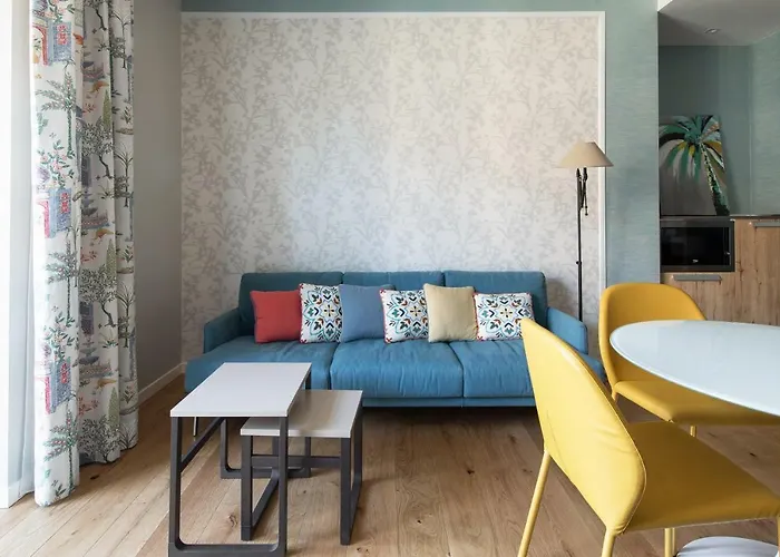 Bellevue Apartment *