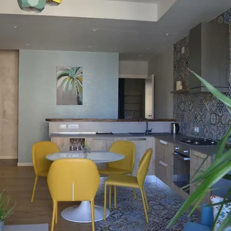 Bellevue Apartment *