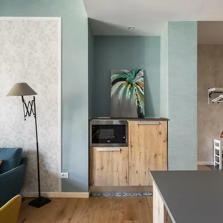 Bellevue Apartment *